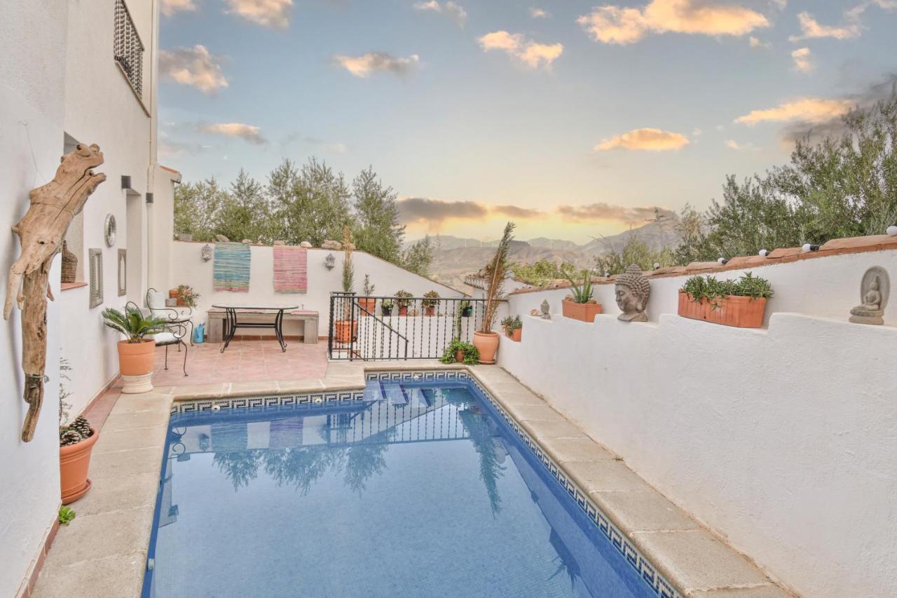 Pinos del Valle Casa Sol Y Aire - Vakantievilla In Dorp Met Prive Zwembad المظهر الخارجي الصورة