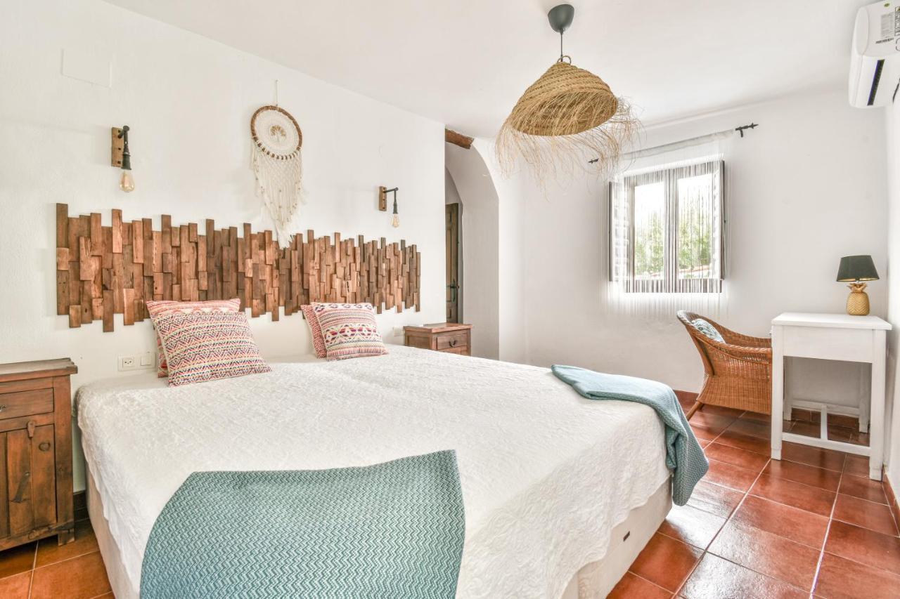 Pinos del Valle Casa Sol Y Aire - Vakantievilla In Dorp Met Prive Zwembad المظهر الخارجي الصورة